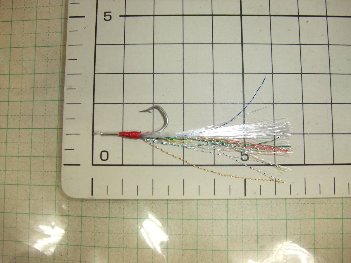 4S100  毛針  沖メバル テンカラ鈎  白フラッシャー 4号１００本入  １セットの画像3