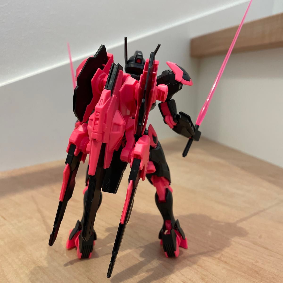 機動戦士ガンダム水星の魔女HG 1/144 ガンダムルブリス [リサーキュレーションカラー/ネオンピンク]完成品