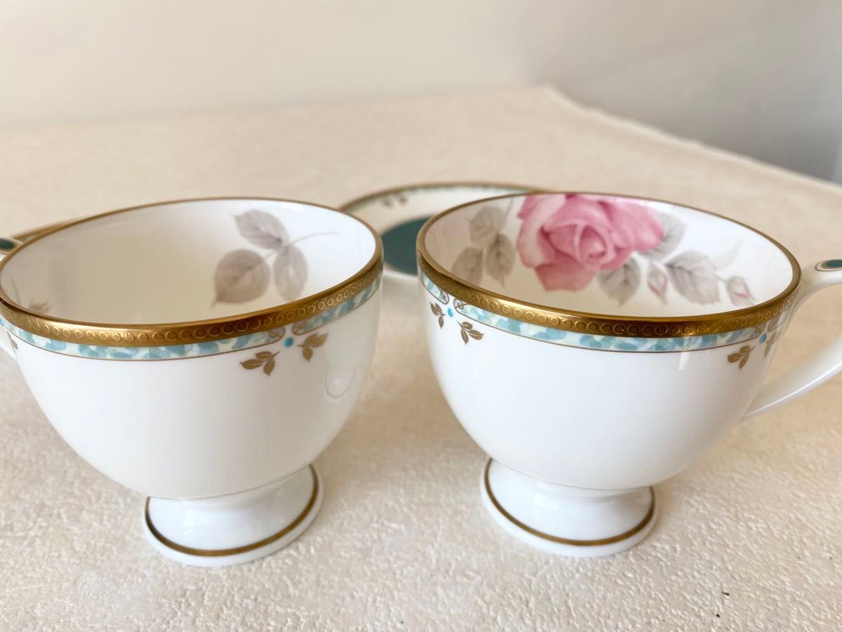 《お値引き不可》NARUMI  カレス　コーヒーカップ&ソーサー　薔薇 ペア　2客セット 金彩 洋食器 茶器