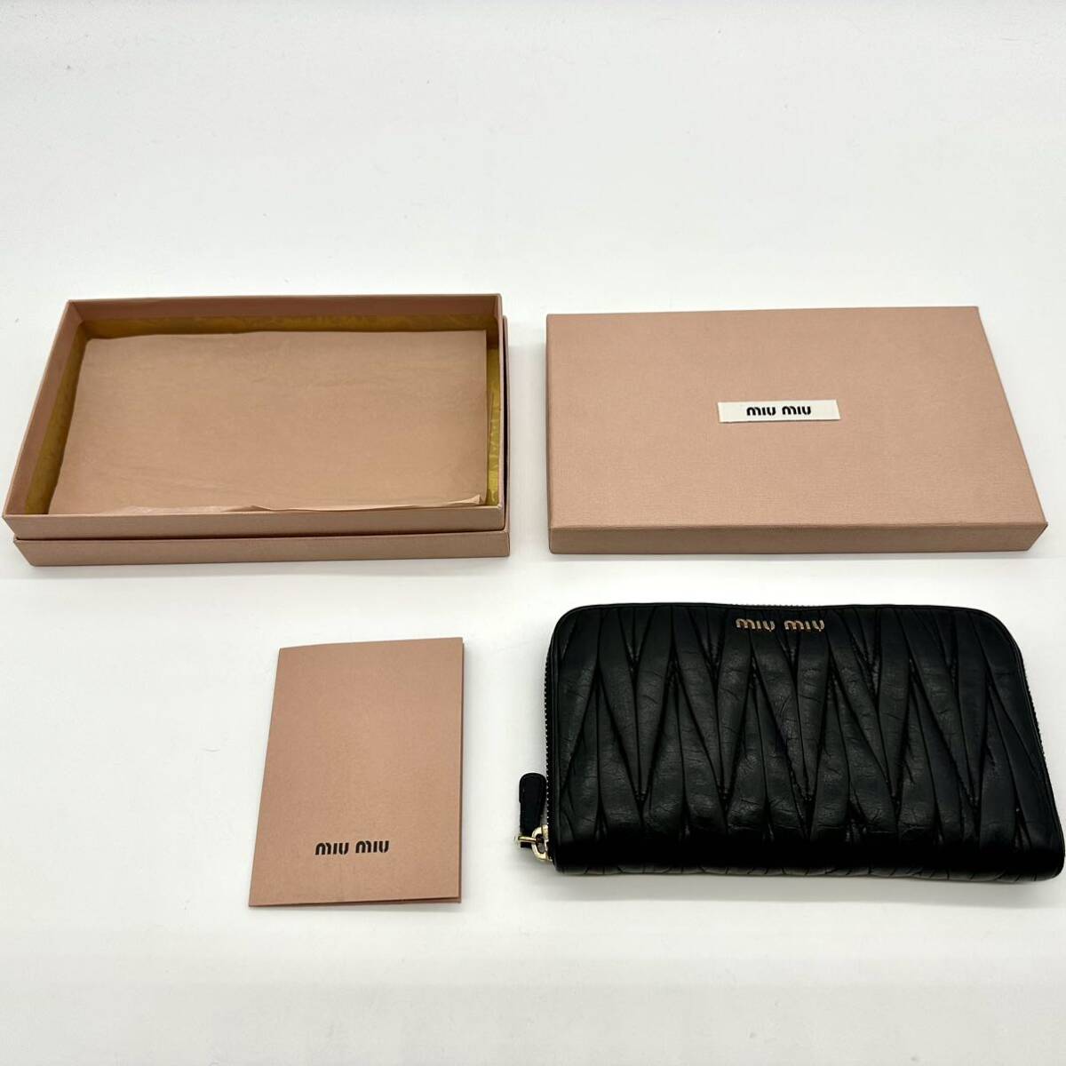 【極美品】ミュウミュウ MIU MIU マテラッセ 財布 長財布 ジッピーウォレット wallet ラウンドファスナー キルティング ブラック レザー_画像3