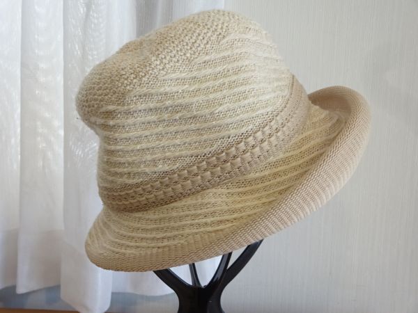 S 林八百吉 S レディース・婦人用 ベージュ色 クロッチェ サイズ５６cm キャップ 帽子 シルクハット の画像3