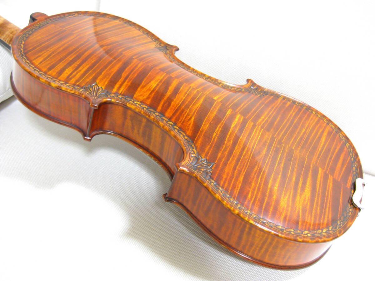 【製作証明書付き】 Gliga Vasile 最上位 装飾バイオリン 4/4 メンテナンス・調整済み_画像4