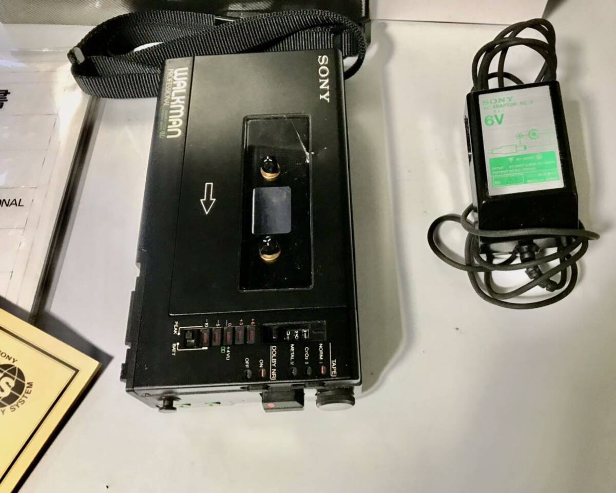 SONY WALKMAN Professional WM-D6C カセットプレーヤー (ジャンク) 、元箱、カバー、ベルト、取説コピー、ACアダプター。の画像5