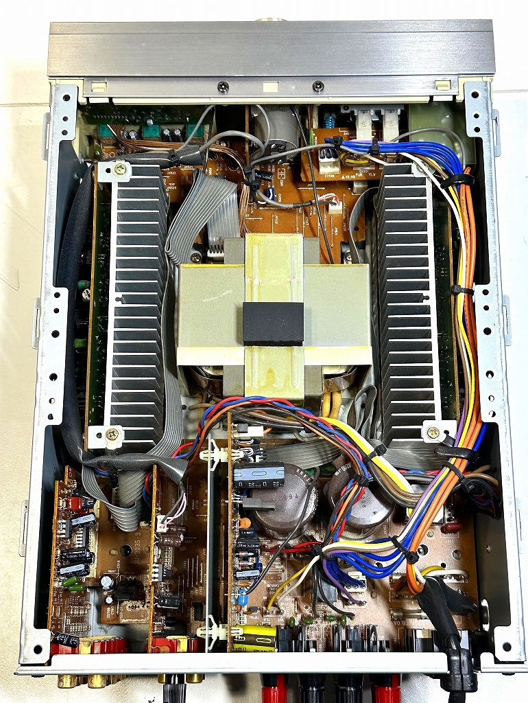中古オーディオ デンオン プリメインアンプ DENON PMA-7.5L、本体のみ、修理前提のジャンク扱いの画像9