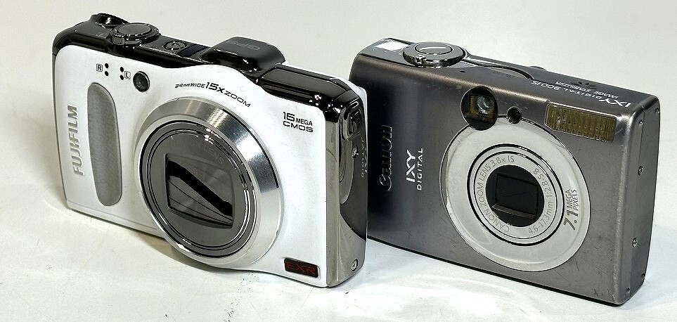中古デジカメ2点 FUJIFILM FinePix F600EXR、Canon IXY DIGITAL 900IS PC1209、修理前提のジャンク扱い_画像1