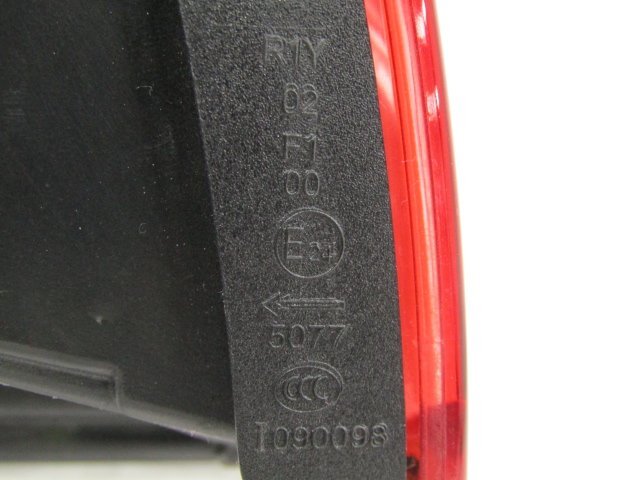 [81Q_EE1] Peugeot 308 T9BH01 задние фонари финишная отделка левый 