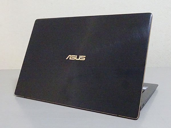 ASUS ZenBook S UX931UA Core i7 8550U 1.80GHz/16GB/SSD 512GB WLAN Bluetooth Web камера сенсорный экран UHD жидкокристаллический Win11