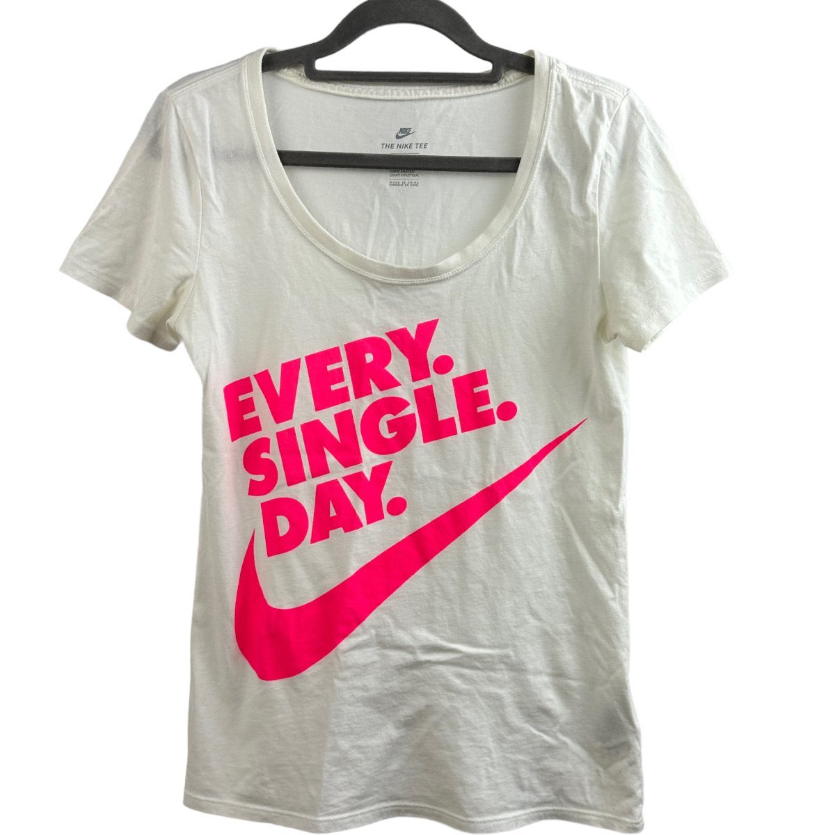 A931■NIKE　ナイキ　ピーチジョン　ユニクロ■Tシャツ　パーカー　パンツ　3点セット■レディース_画像2