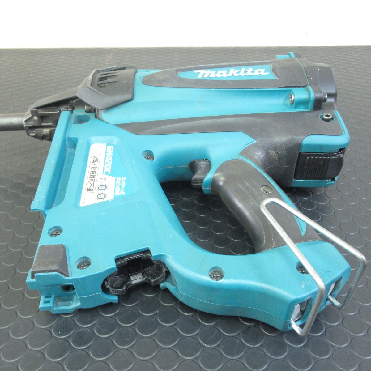 Makita マキタ コンクリート用ガスピン打ち機 GN420C 使用ピン：19～40mm バッテリー＋充電器付き 【 中古品 / 動作確認済み 】_画像7