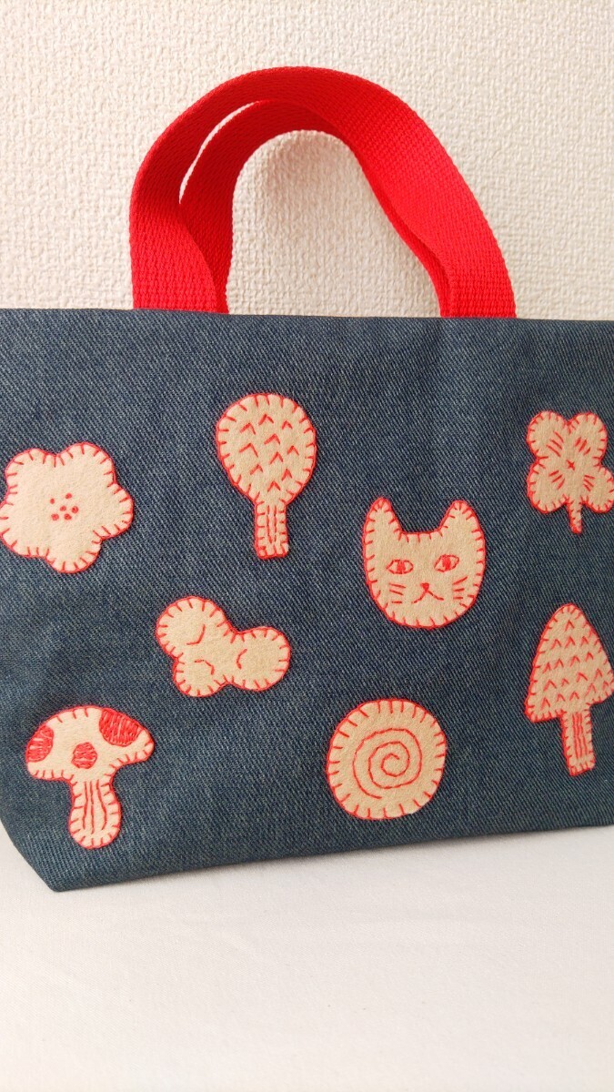 ハンドメイド ミニバッグ フェルト 刺繍の画像4