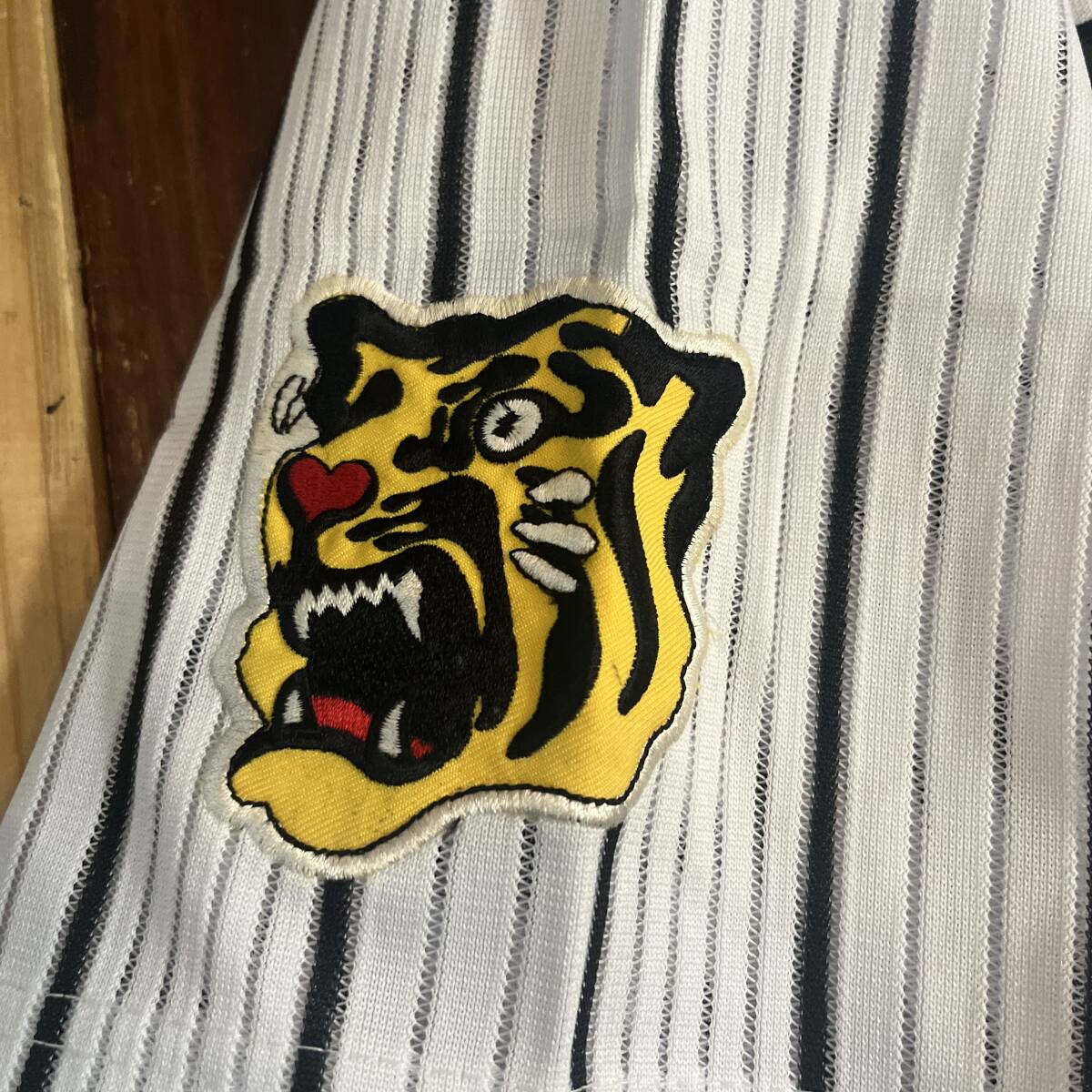 [ with autograph ]. mountain . next . uniform Hanshin Tigers L respondent .24