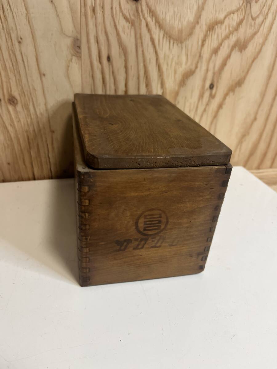 [ Showa Retro ] operation goods sun sinA type iron tree box attaching three confidence electro- vessel antique household goods consumer electronics electrical appliances collection old tool Vintage 