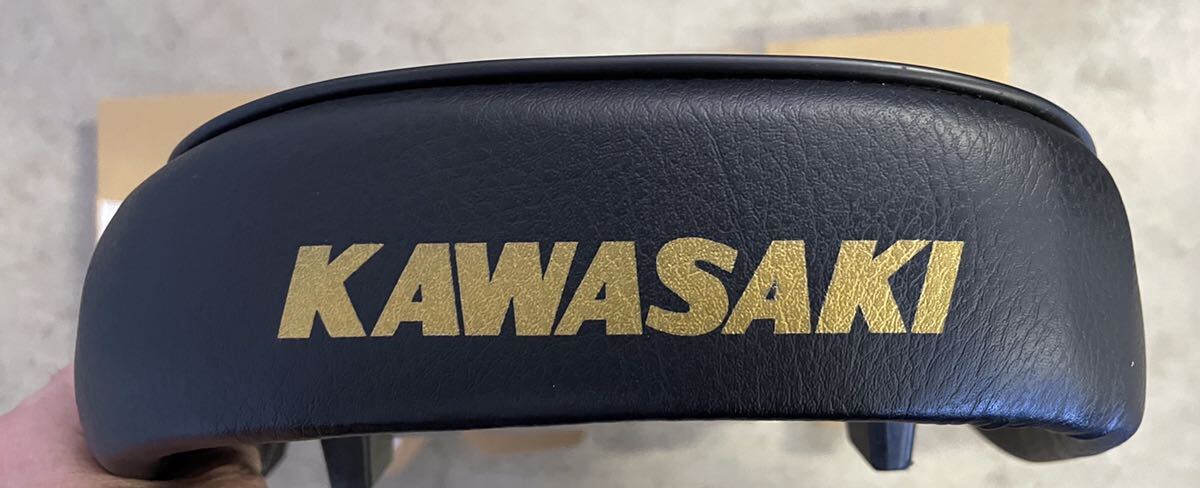 ゼファー1100用 Ｚ２タイプ KAWASAKIロゴ 段付きシートの画像1