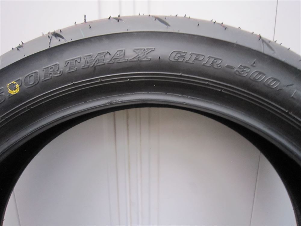 ダンロップ GPR300前後セット 110/70R17,140/70R17 CBR250RR新車外し YZF-R25,GSX-R250,ZX-25R,NINJA250_画像8