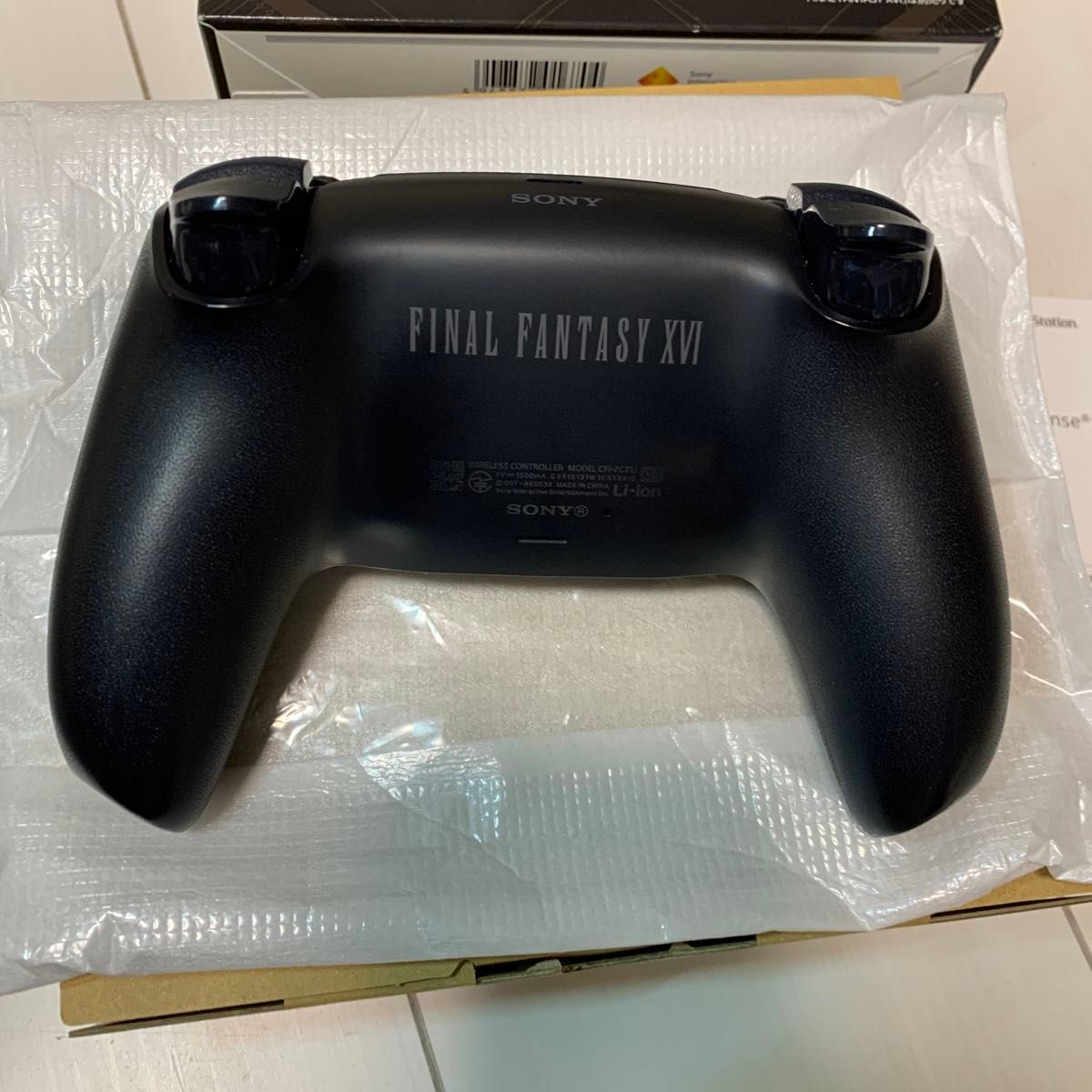 【中古】ＰＳ５ DualSense ワイヤレスコントローラー “FINAL FANTASY XVIリミテッドエディション 