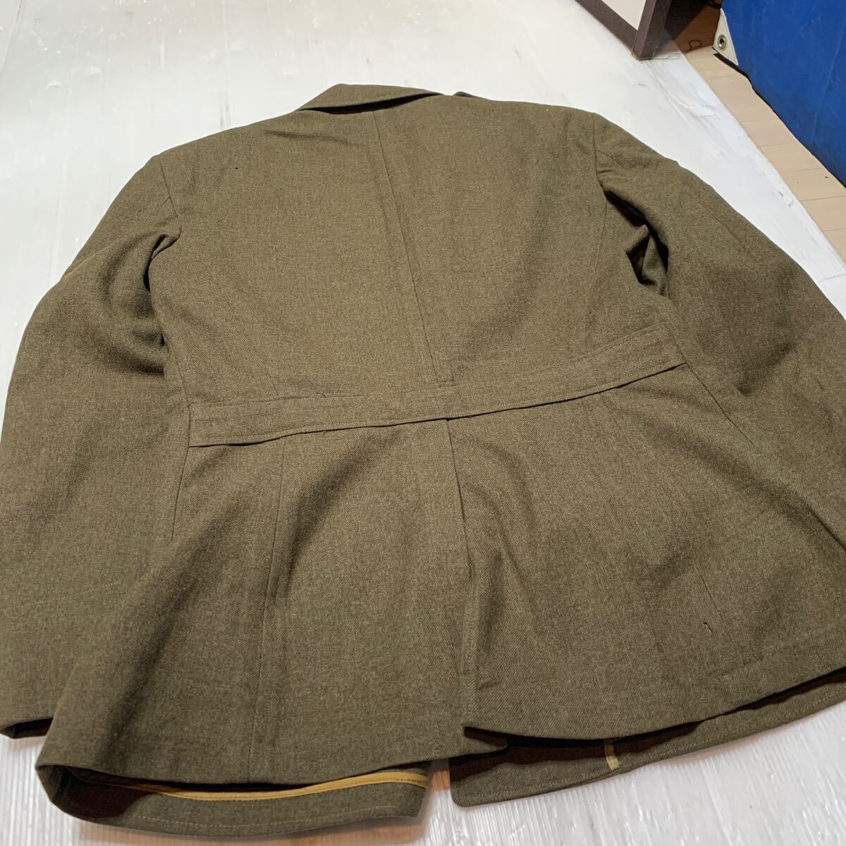 1940年代 米軍放出品 WW2 実物 アメリカ陸軍 サービスドレス ジャケット 制服 上着 35S バッジ付き 中古 第二次世界大戦の画像3