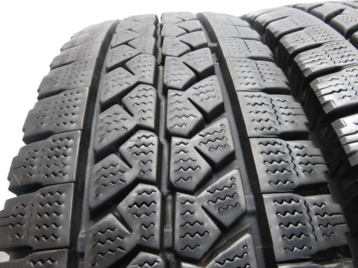 引取大歓迎！205/80R17.5 120/118L LT 冬2本　2022年製　ブリヂストン ブリザック　BRIDGESTONE BLIZZAK W979　XO1-12_画像2