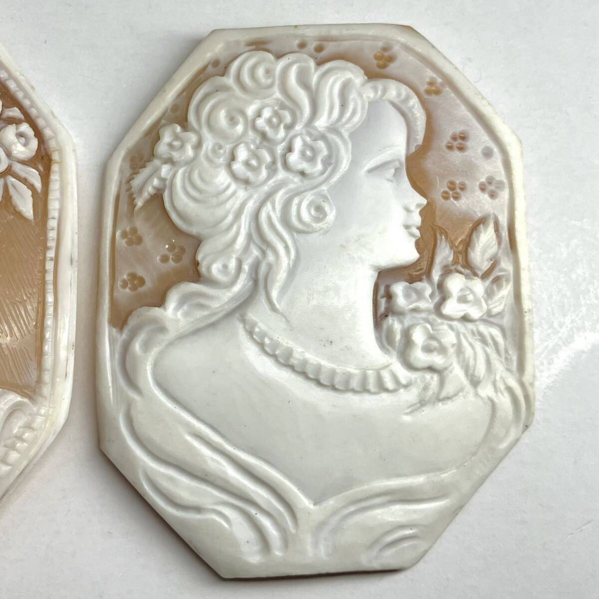 変形!!●シェルカメオ3点おまとめ38g●m 190ct 裸石 ジュエリー jewelry shell cameo 貴婦人 ブローチ 彫刻 作家物 _画像4