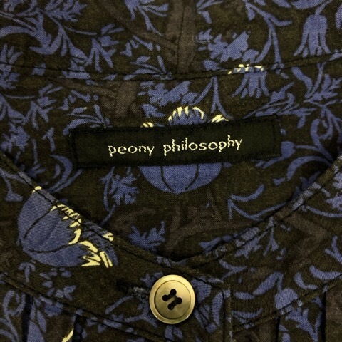 Peony philosophy ブラウス チュニック 長袖 クルーネック 花柄 青 ブルー 黒 ブラック 白 ホワイト レディース_画像3