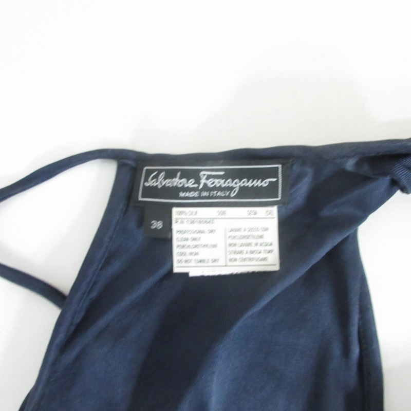  Salvatore Ferragamo Salvatore Ferragamo blouse shirt no sleeve front tuck silk navy navy blue 38 approximately XS size IBO48