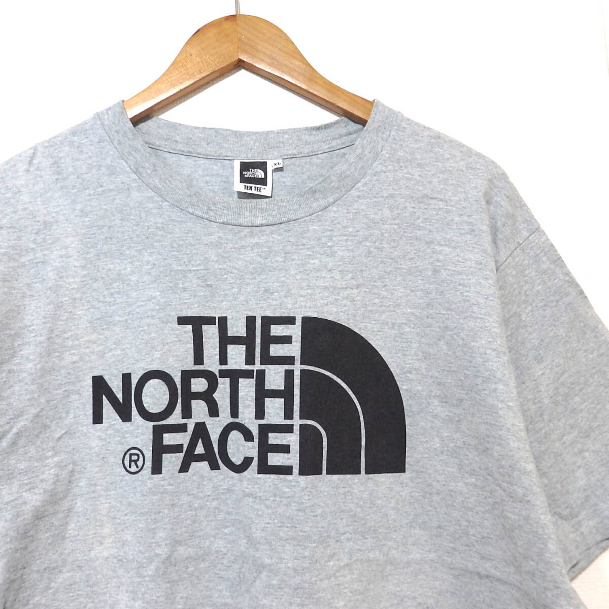 【送料無料】ザ・ノースフェイスTシャツ/XLサイズ　グレー　ロゴデザイン　ゴールドウィン　THE NORTH FACE
