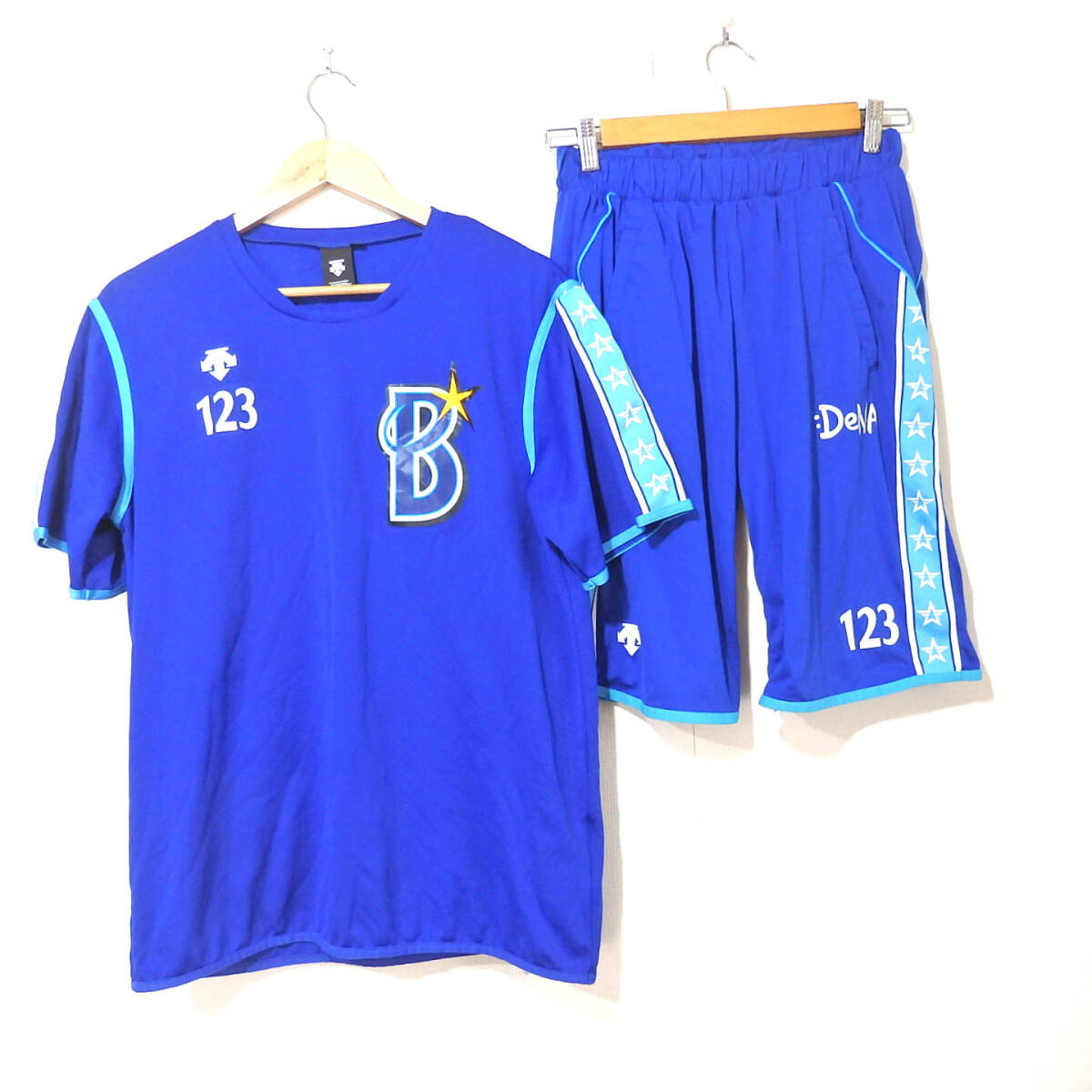 横浜DeNAベイスターズスポーツウェア上下セット/DESCENTE製 横浜DeNAベイスターズスポーツウェア上下セット/DESCENTE製