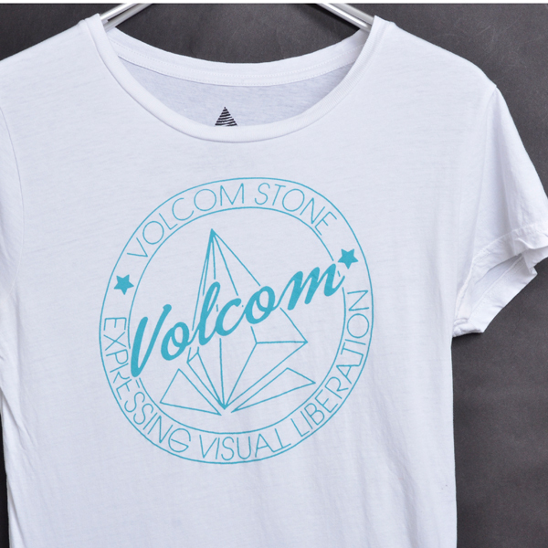 ヤフオク St1528 ボルコム Volcom Tシャツ 女性 M 肩幅39 ヤフオク St1528 ボルコム Volcom Tシャツ 女性 M 肩幅39