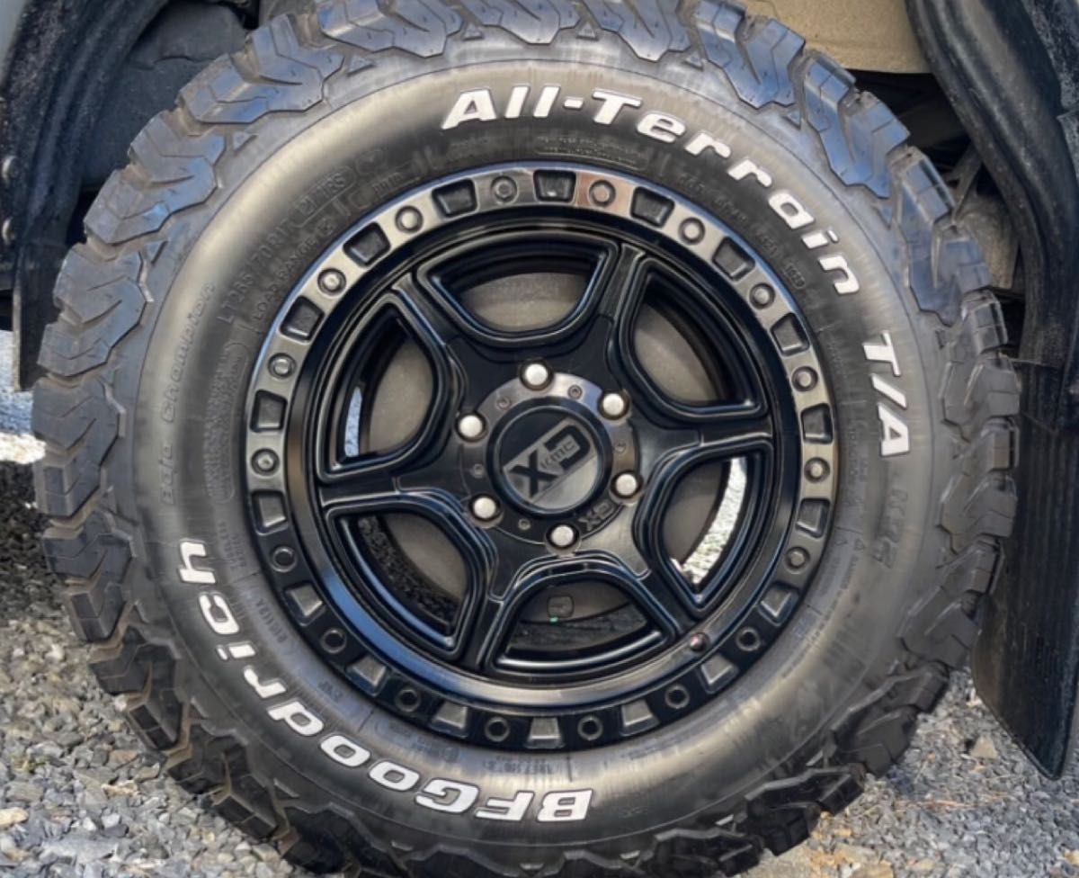 中古KMC XD139 PORTAL ハイラックス GUN125 FJ ALL-TERRAIN BFGoodrich  