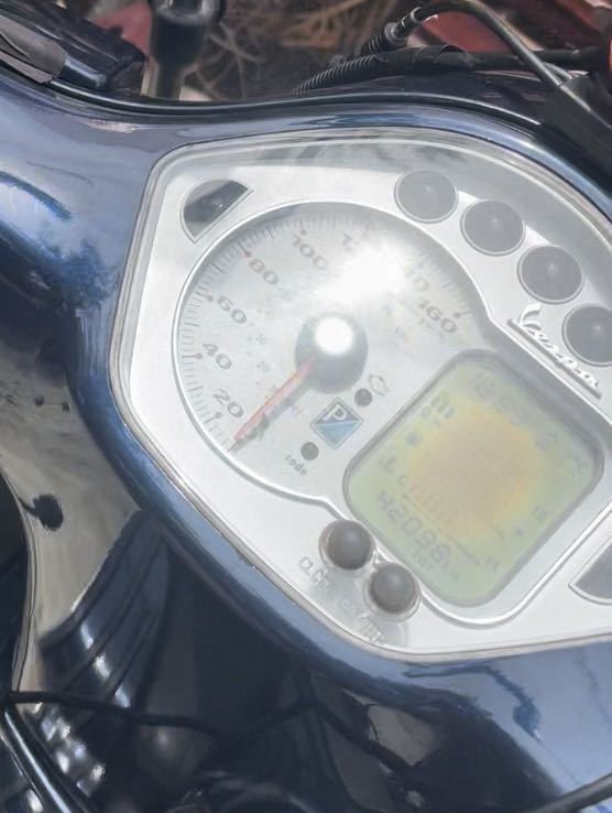 ベスパ　vespa GTS 250ie メーター液晶修理_画像2