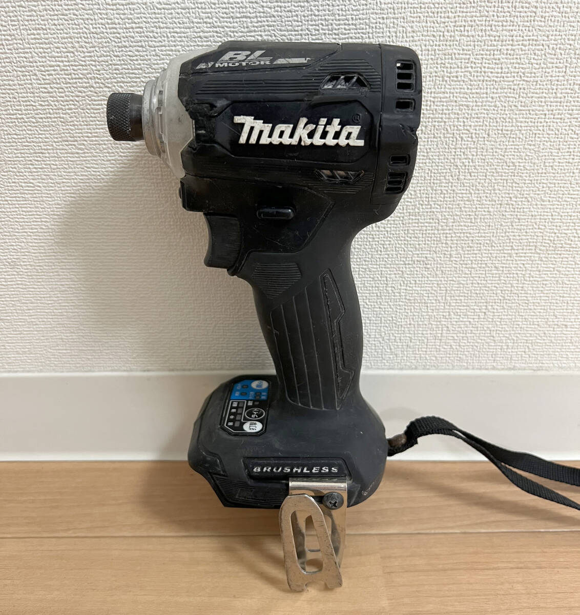 【品ジャンク】 makita マキタ 18V 充電式インパクトドライバ TD171D 本体のみ_画像1