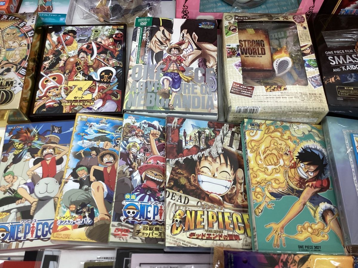 【同梱不可/現状】 ONE PIECE ワンピース グッズ まとめ売り クリアファイル ぬいぐるみ フィギュア DVD 他_画像6