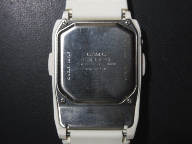 XB114* Casio Data Bank tere память 50 кварц мужские наручные часы DBC-63 цифровой квадратное все белый с футляром / очень красивый товар / текущее состояние доставка 