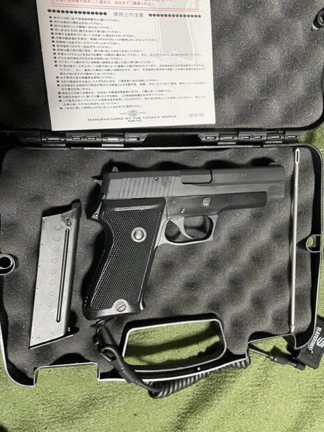 陸上自衛隊Sig P220 IC 9mm拳銃(ABS製) タナカワークス社  サファリランドホルスター付き 付属品多数の画像5