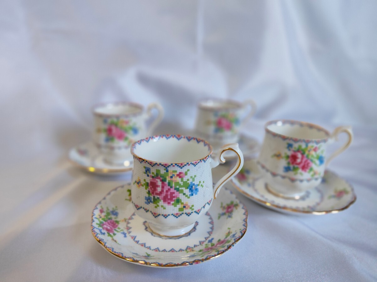 ROYAL ALBERT カップ＆ソーサー プチポワン 4客 廃盤品 未使用