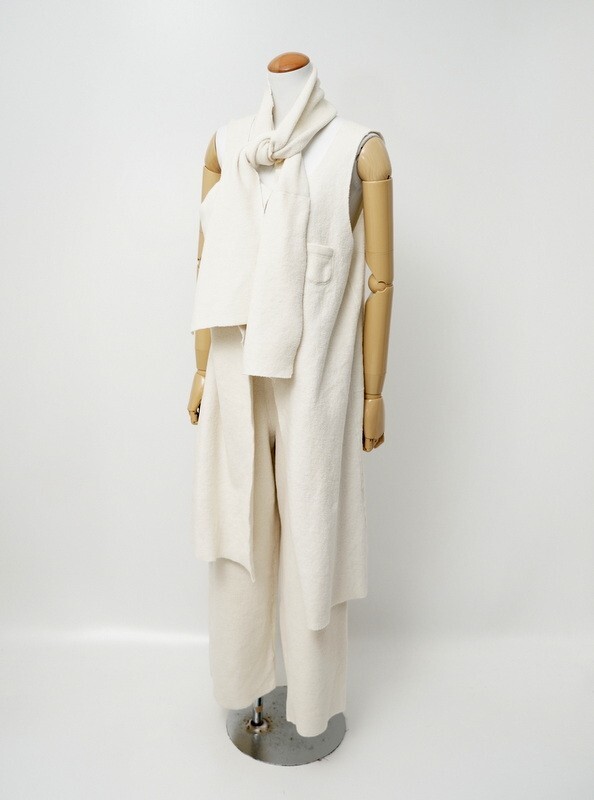 GP5312* made in Japan *Plantatio* plan te-shon* Issey Miyake * long gilet * the best * pants * muffler *3 point set *sizeM* eggshell white series 