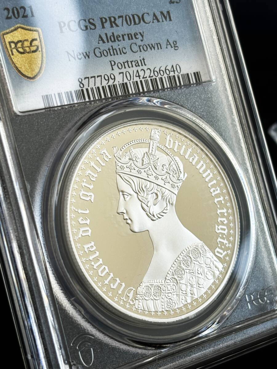 2021 ゴシッククラウン イギリス領オルダニー エリザベス2世 ５ポンド 銀貨 2枚セット PR70 PCGS 元箱＆COA付き ウイリアムワイオンの画像3