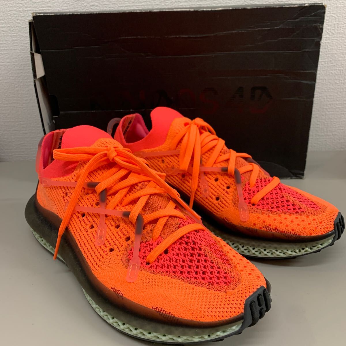 adidas 4D SUSIO FY5929 ランニングシューズ オレンジ スニーカーの画像1