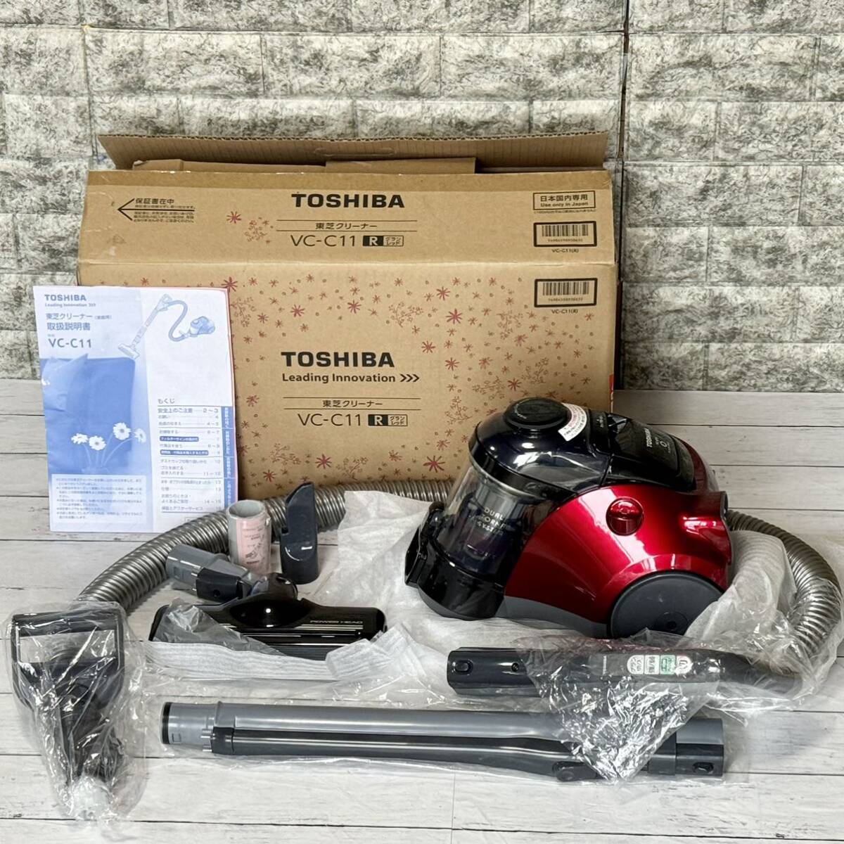  free shipping new goods! Toshiba Torneo * Mini Cyclone type vacuum cleaner VC-C11