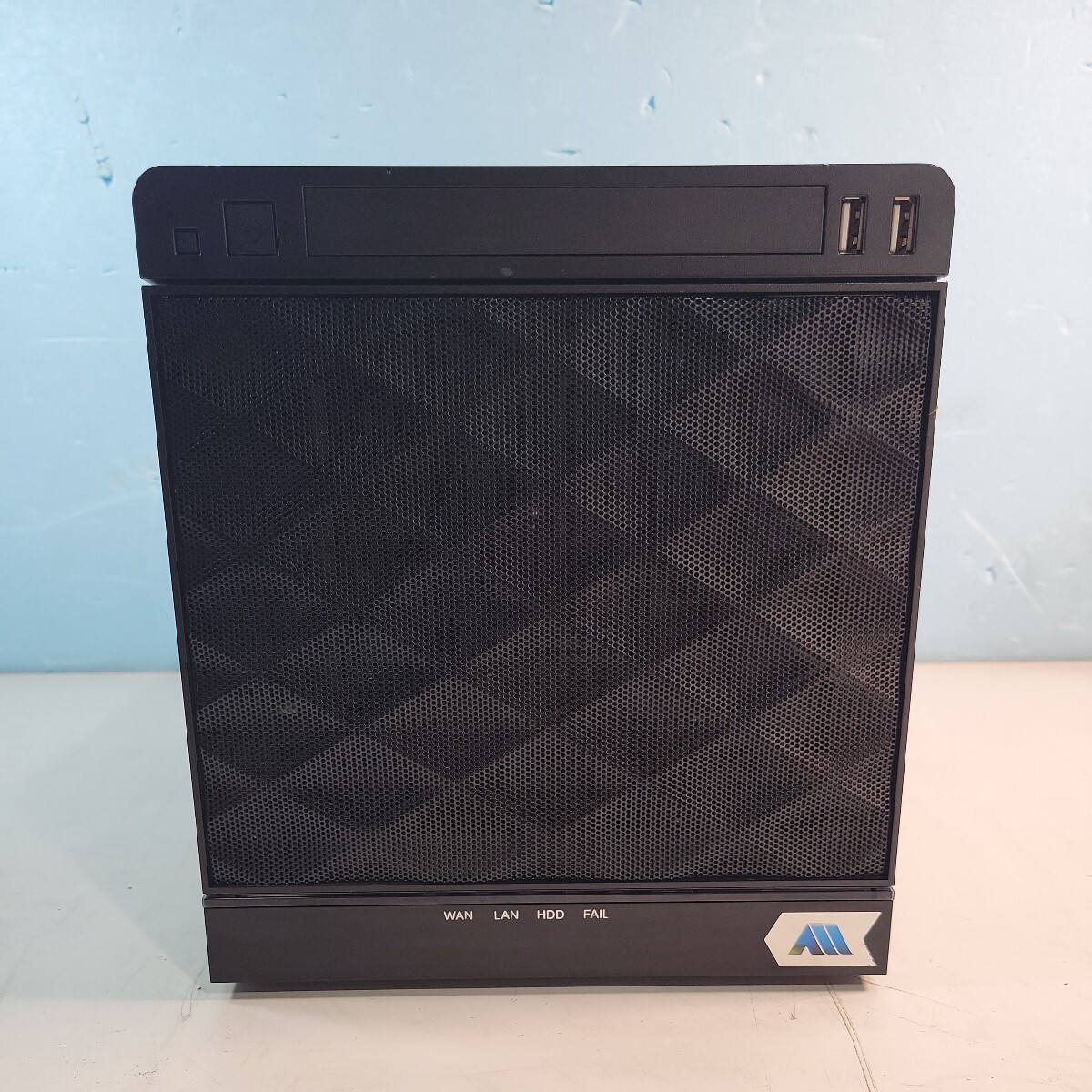 Supermicro X10SBA Mini-ITX 搭載 J1900 4ベイ NASケース 4GBメモリ/合計HDD4TB/Bios起動確認 管理番号2403177
