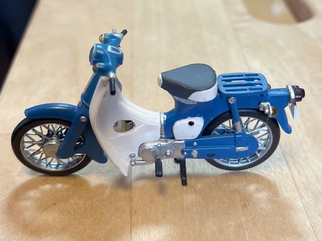 1/24 ホンダ カブ ミニカー オートバイ 原付き スクーター 原チャリ ジオラマ 昭和レトロ HONDA 本田 スーパーカブの画像1