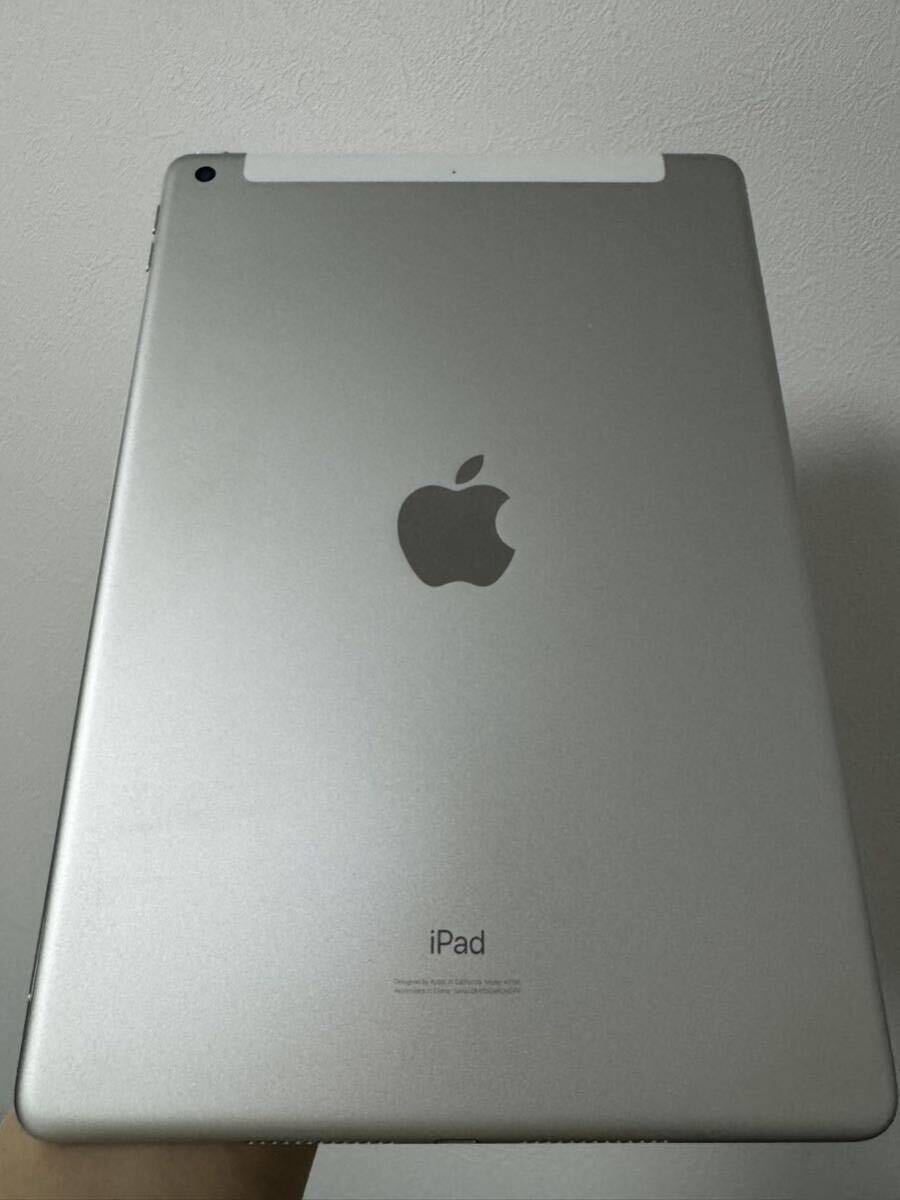 iPad 2019 第7世代 中古 シルバー SIMフリー j67_画像3