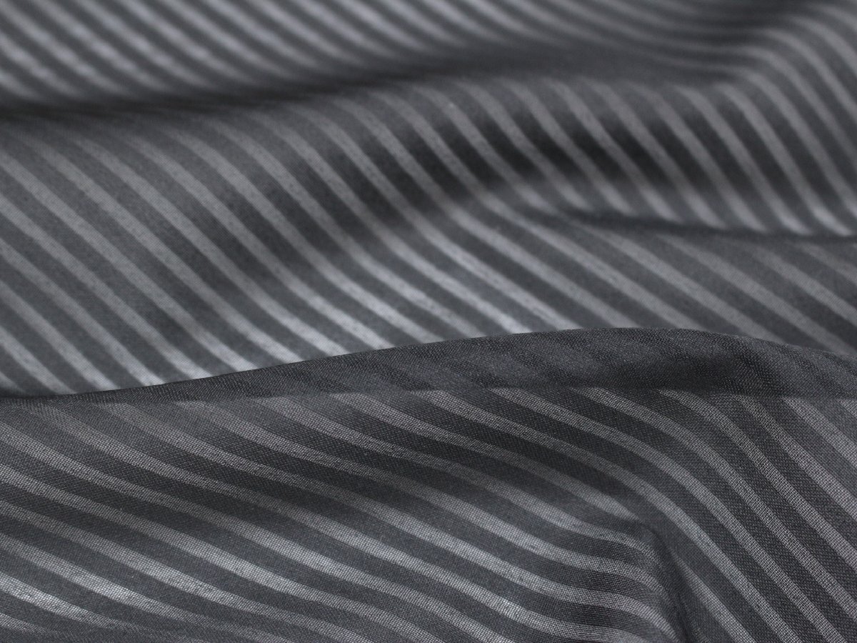 [ cloth ] west . woven silk feather shaku ( coat ground ) striped pattern [ Takumi *. three right ..] ultrathin cloth is . water has processed length : approximately 12m e-130