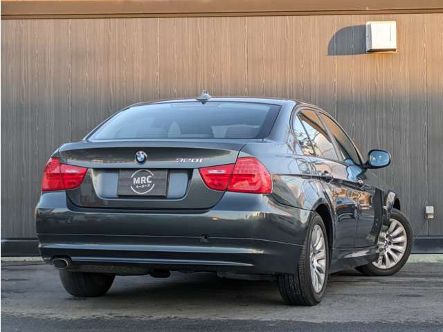 ★低走行3.5万㌔！事故修復歴なし！ BMW【320i】パワーシート！プッシュスタート！ステリモ！純正アルミホイール！HIDヘッドライト！★_画像2