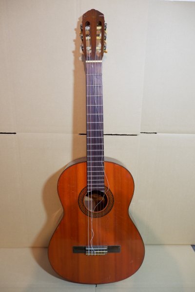 109 YAMAHA G-100D クラシックギターの画像1