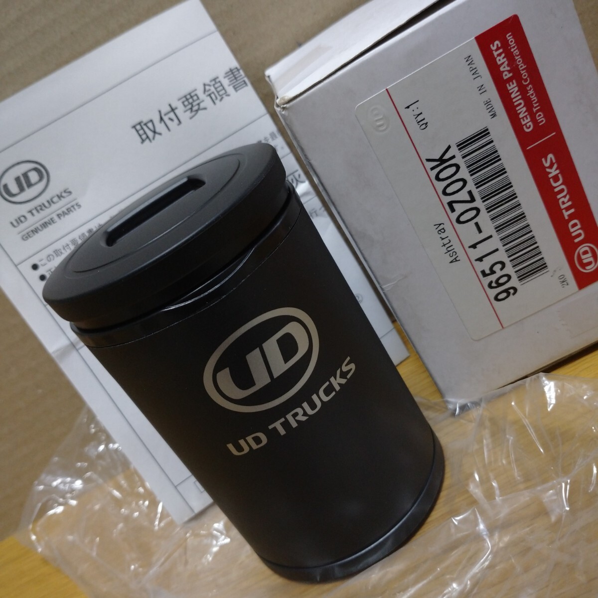 UD Trucks Thailand UDトラックス ロゴ 灰皿 車 ギガ Quon いすゞ ISUZU いすず トラック ダンプ コンドル クオン collection ashtray ④_画像1