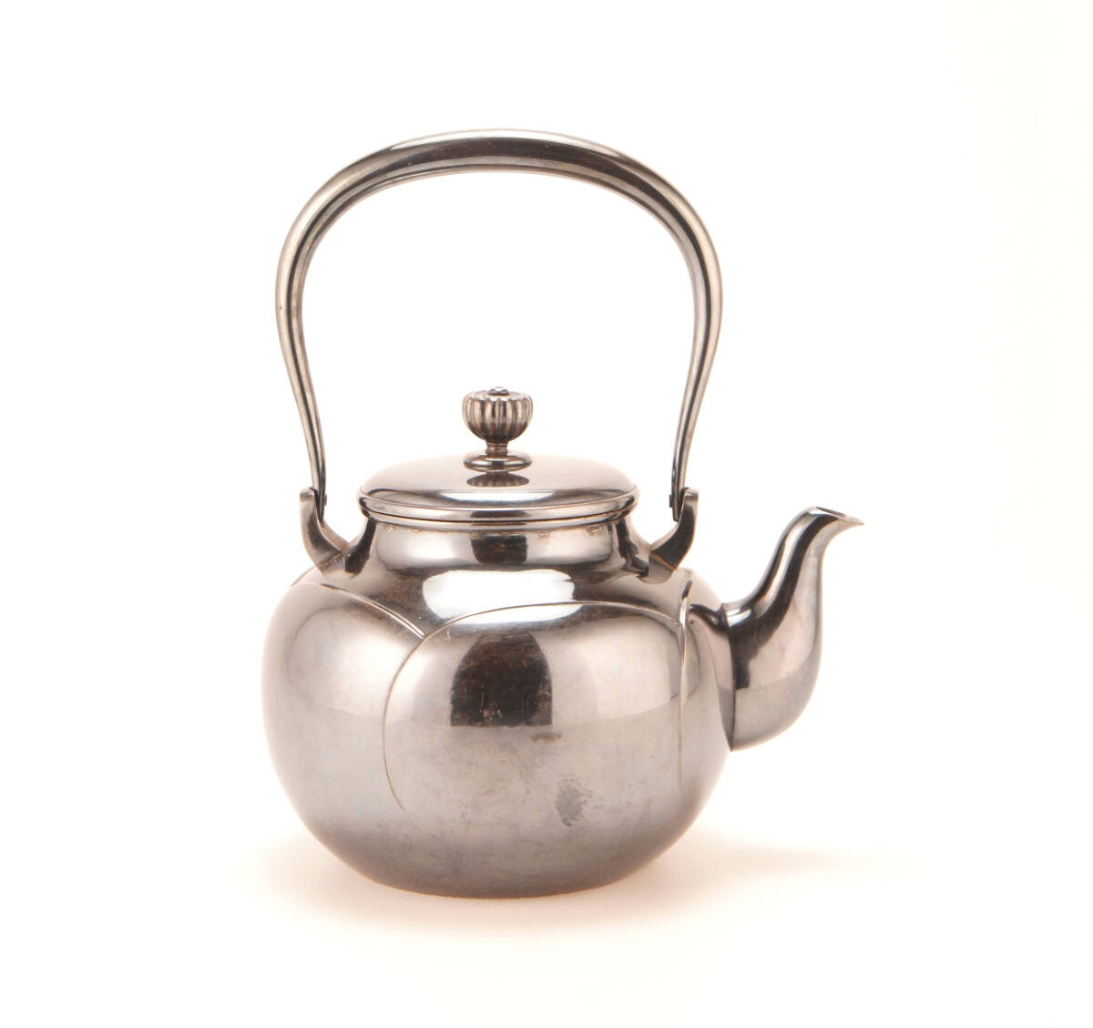 NS3123* original silver [ Hattori made ]. plum hot water . small silver bin box attaching *. tea utensils silver skill tea utensils tea note small teapot delivery old work of art 