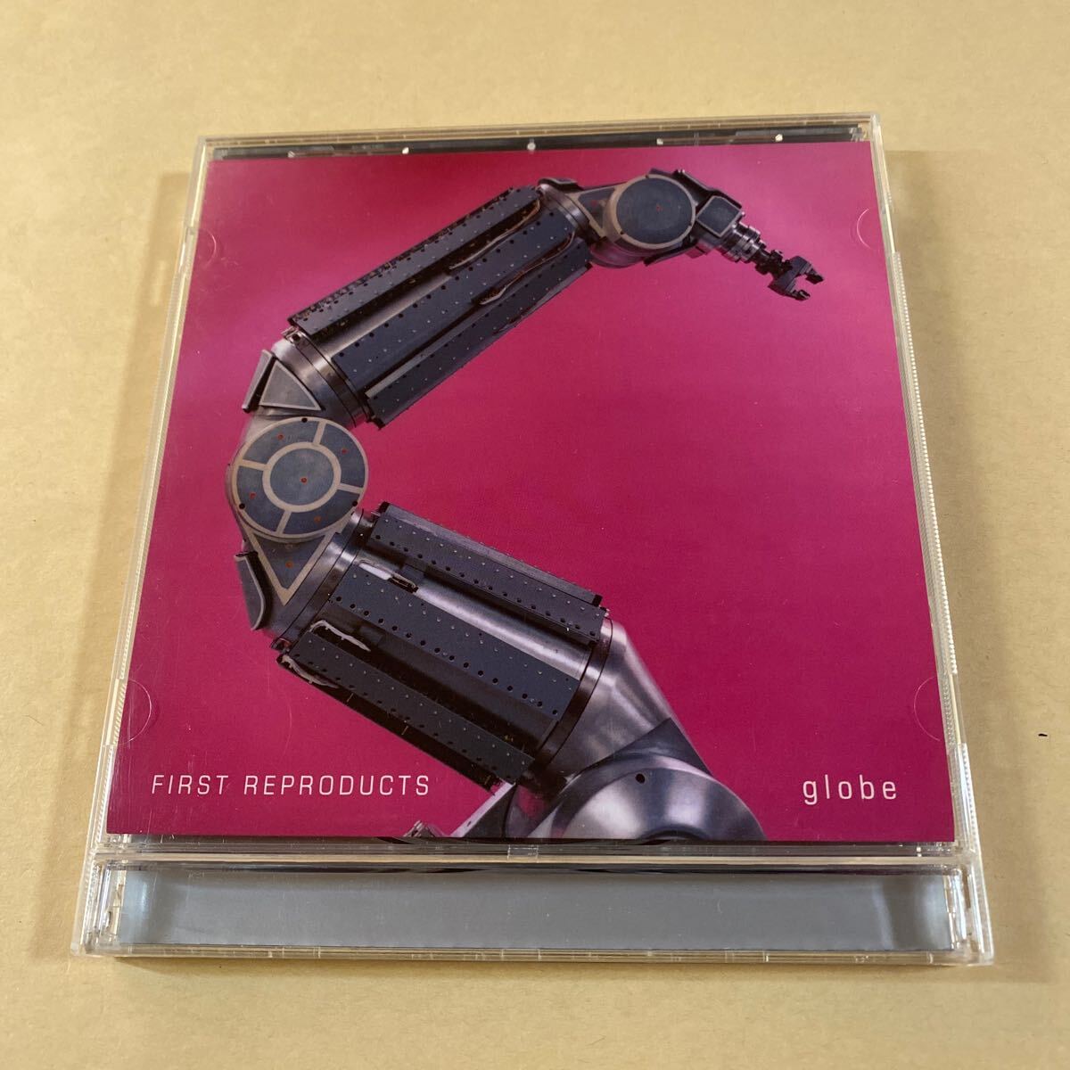 globe 1CD「FIRST REPRODUCTS」_画像1