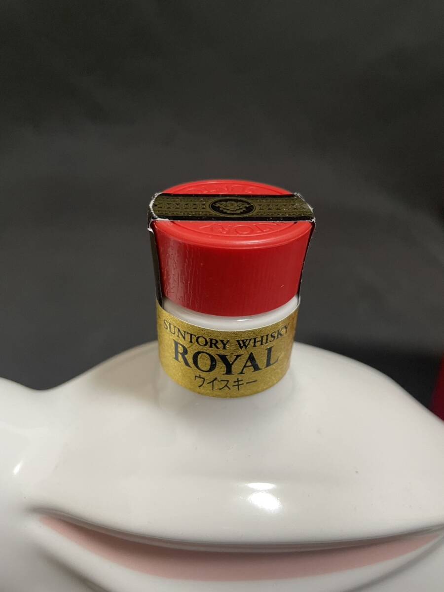 ②SUNTORY ROYAL サントリーローヤル ウィスキー 干支 兎 600ml 43% 未開封品_画像6