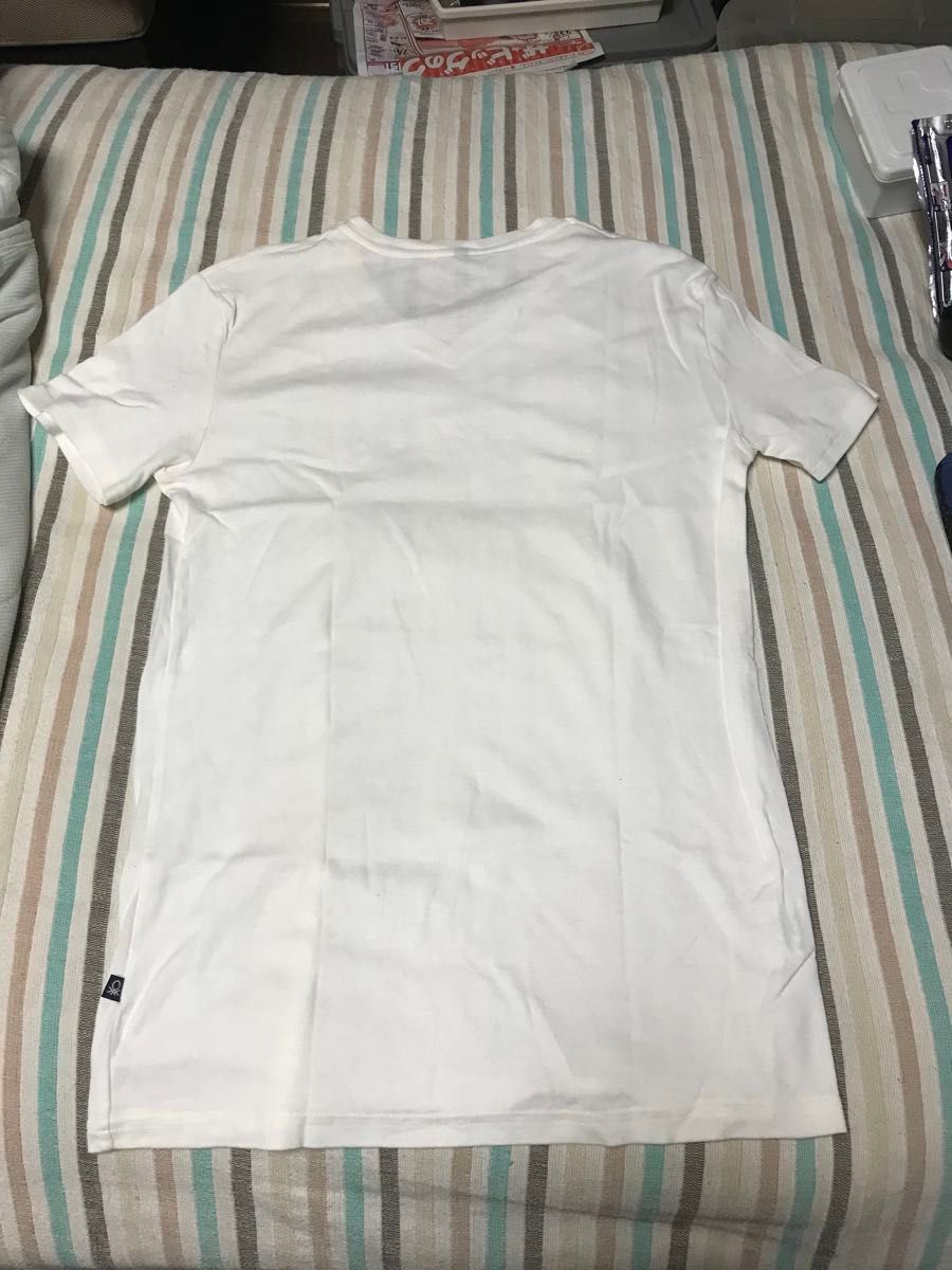 未使用品BENETTONメンズ衣類5点セット（スリムデニム（ジーパン）、シャツ、コットンセーター、Tシャツ、厚め長袖シャツ写真順）