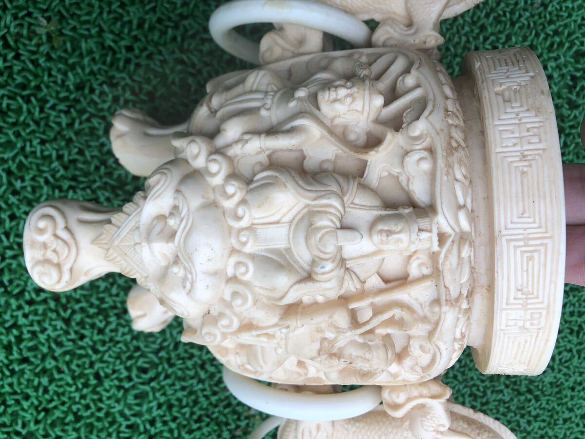 牙彫刻 象牙風 獅子頭龍彫刻香炉 乾隆 細密彫刻 白材 天然素材 重量約1600ｇ オブジェ_画像7